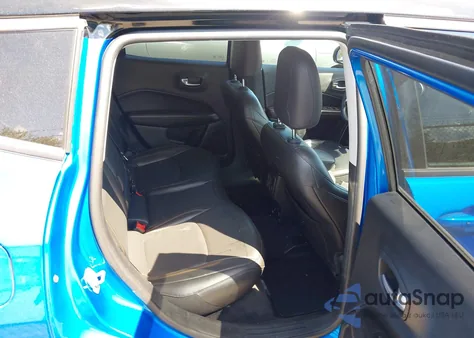 2019 Jeep Compass Limited 4X4 from USA, damaged, VIN 3C4NJDCB7KT666379